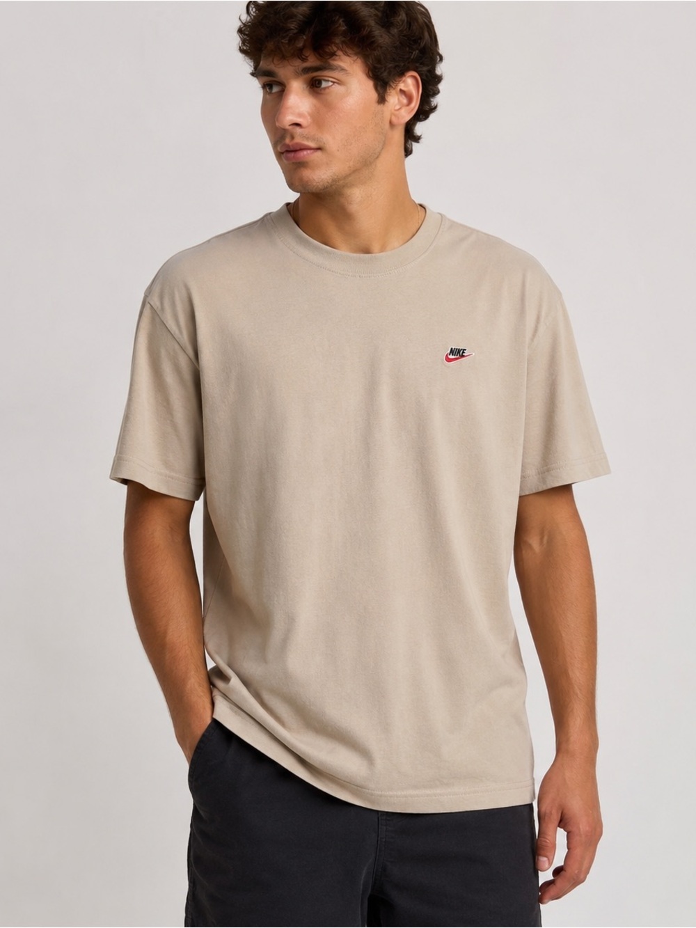 Nike Sportswear Essential Tee | Men’s XL | Beige Embroidered Logo T-Shirt